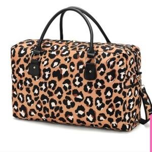 VIV & LOU Spotlight Leopard Large Travel Bag. NWT
